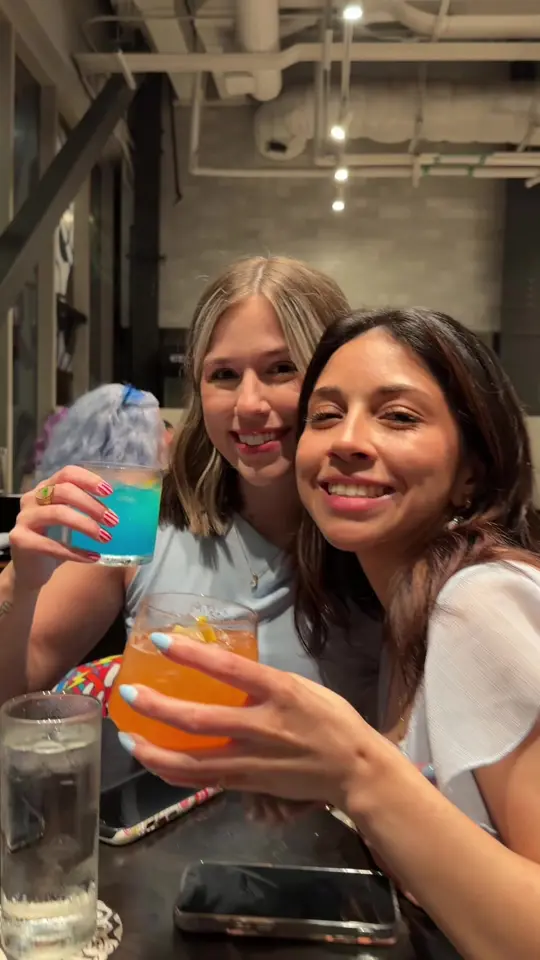 Graffito in Savannah showing sangria, pepperoni pizza, video by makyagraham on TikTok