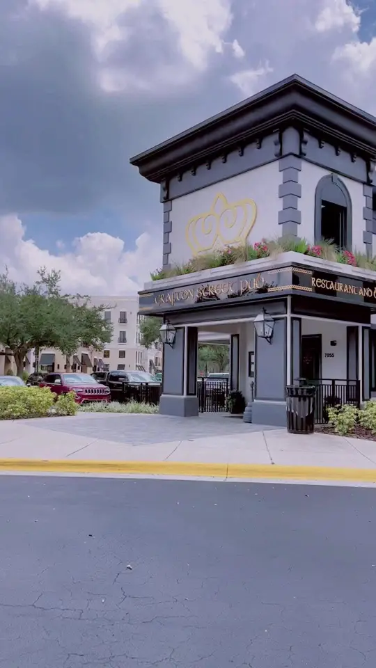 Grafton Street in Lake Mary showing review, pub food, fish and chips, burger, video by thelordandtheladyeats on TikTok
