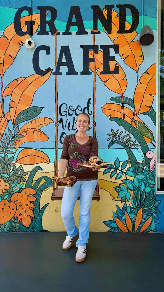  in Florida showing restaurant, european-inspired dishes, sushi, mediterranean dishes, pastas, fresh salads, video by Miami Turistico on Facebook