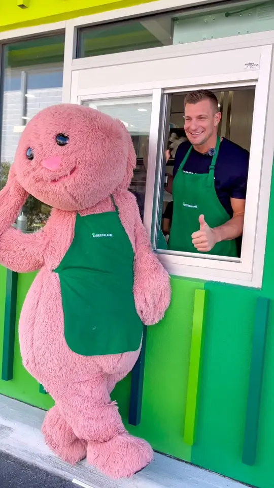 Greenlane in Lutz showing restaurant visit, wrap, the gronk, double steak, sweet potato, ginger sesame crunch, chicken, video by Wesley Chapel Local on Facebook