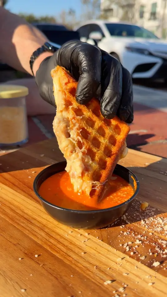 Grilled Cheezus Oviedo in Oviedo showing food, grilled cheese, video by Grilled Cheezus on Facebook