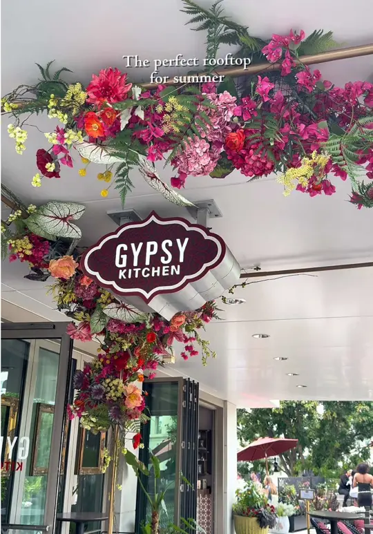 Gypsy Kitchen in Atlanta showing rooftop vibes, mediterranean bites, cocktails, live entertainment, video by _hungryhay on TikTok