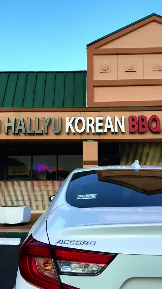 HALLYU KOREAN BBQ & BAR in Tamarac showing review, garlic pork belly, wagyu beef brisket, fried pork dumplings, video by foodieonwheelzz on TikTok
