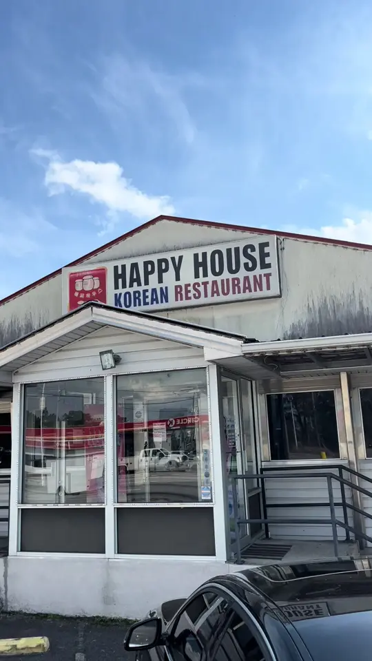 Happy House in Lakeland showing review, food, video by firethiefreviews on TikTok