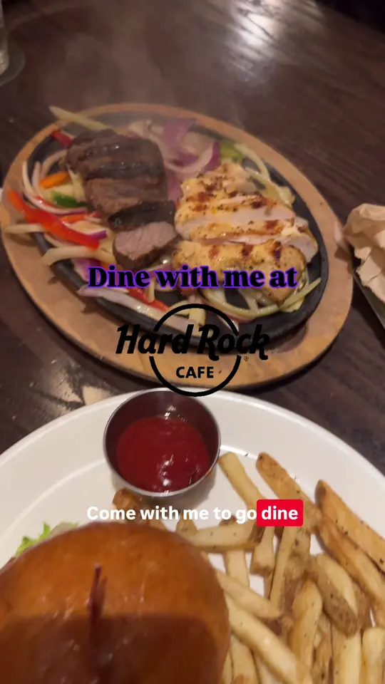 Hard Rock Cafe - Orlando in Orlando showing dinner, smash burger, legendary sauce, fajitas, chicken fajitas, steak fajitas, veggie fajitas, video by universallytaylor on TikTok