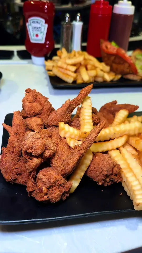 Harold's Chicken & Ice Bar in Lithonia showing visit, restaurant, video by lakisha_cooks4u2 on TikTok