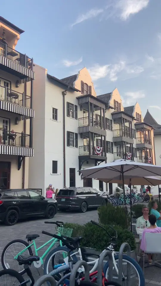 Havana Beach Bar & Grill in 30A showing visit, date night, video by madisonwright24 on TikTok