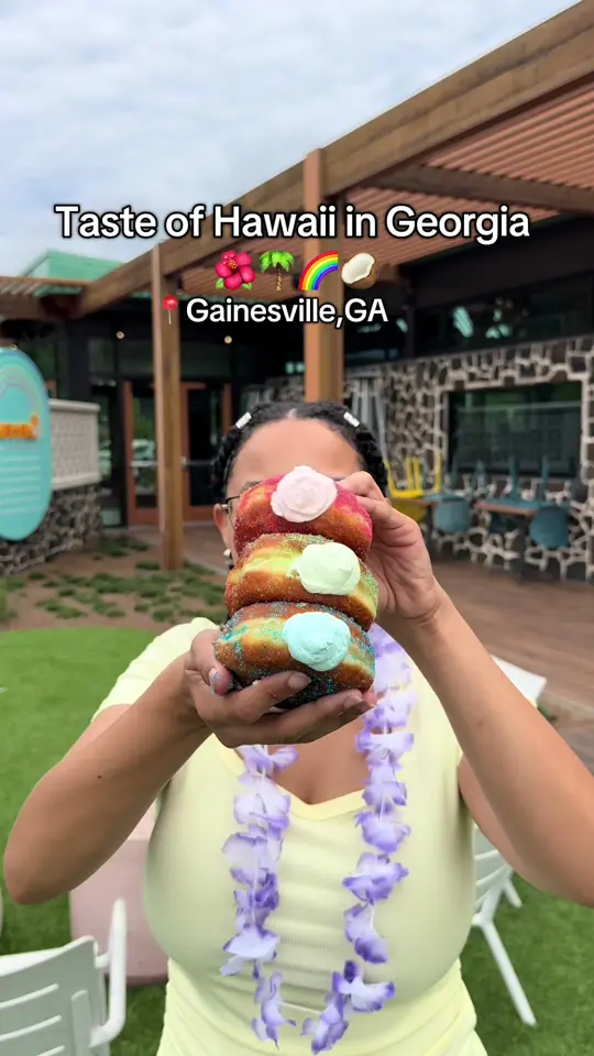 Hello Hilo in Gainesville showing dessert, malasadas, strawberry guava malasadas, mochi donuts, fruity pebbles mochi donuts, hawaiian inspired soft serve, shave ice, chiffon cakes, rainbow, video by travelfoodie_ishy on TikTok