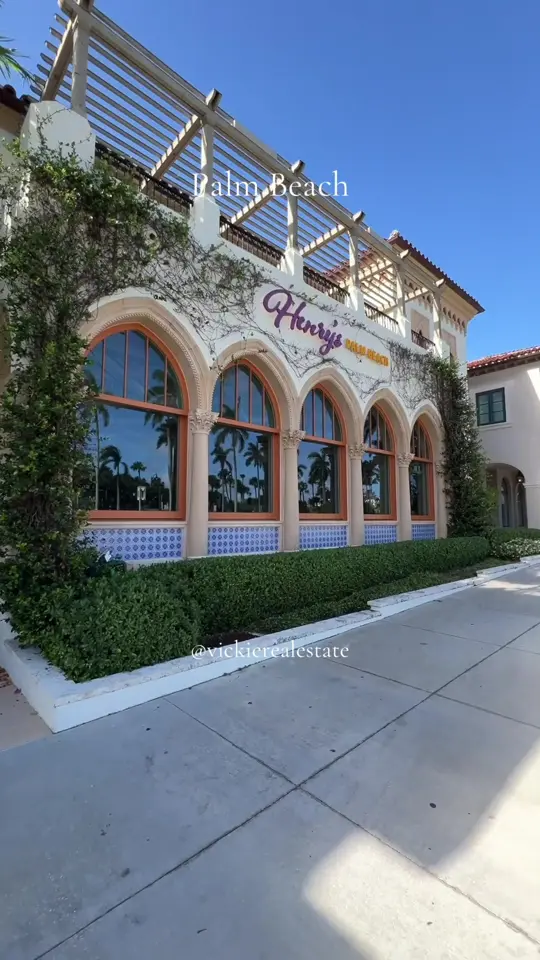 Henry's Palm Beach in Palm Beach showing lunch, venue visit, video by vickierealestate on TikTok
