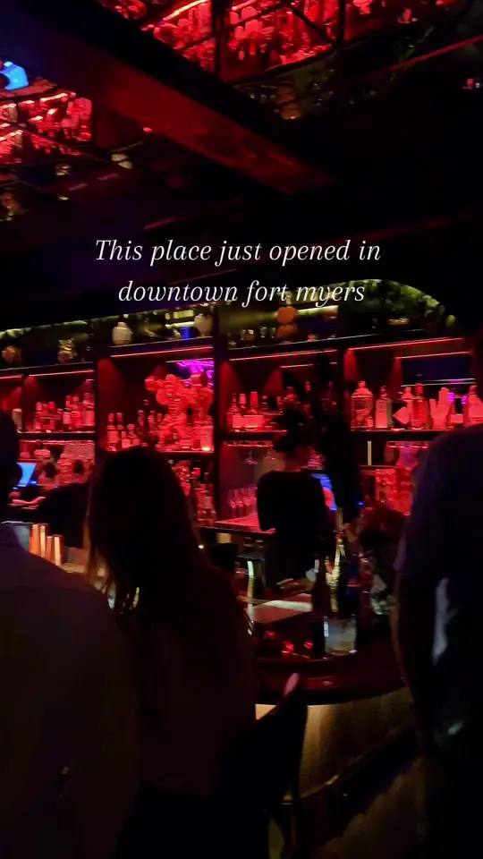 Hogwash in Fort Myers showing cocktail lounge, creative drinks, bold vibes, video by doyouweekend on TikTok