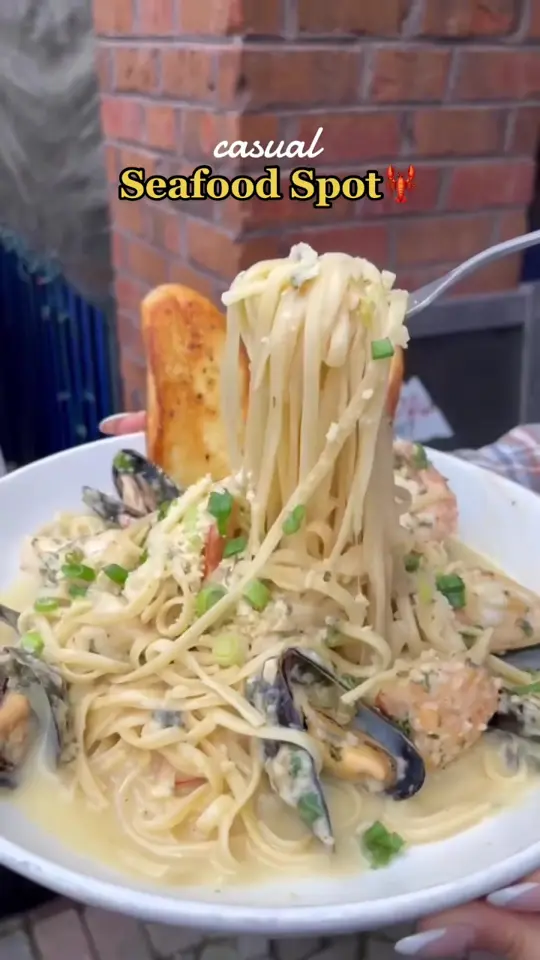 Hook Line & Schooner in Smyrna showing casual dining, seafood, full bar, video by thecaroandtina on TikTok