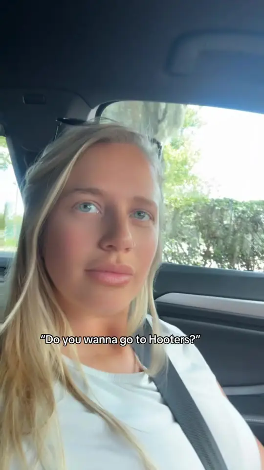 Hooters on TikTok, video by stephricker