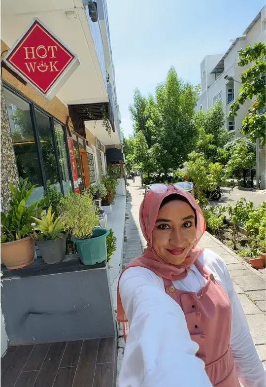 Hot Wok on TikTok, video by your.favorite.noha