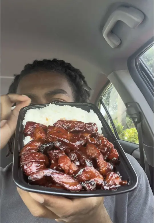 Hot Wok Chinese Restaurant in West Palm Beach showing chinese food, video by liifeofdnas on TikTok