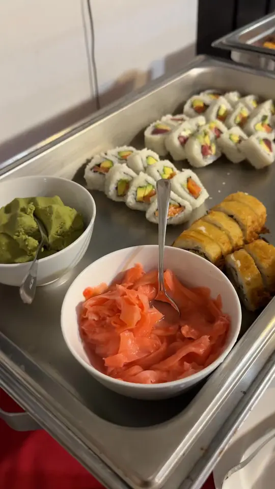 Hot Wok in Jacksonville showing buffet, all you can eat, video by Hot Wok Coco on Facebook
