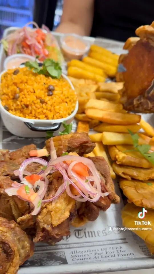 House of Antojitos Restaurant in Pine Castle showing puerto rican food, comfort food, fusion dishes, video by Antojitos Navideños Restaurant on Facebook