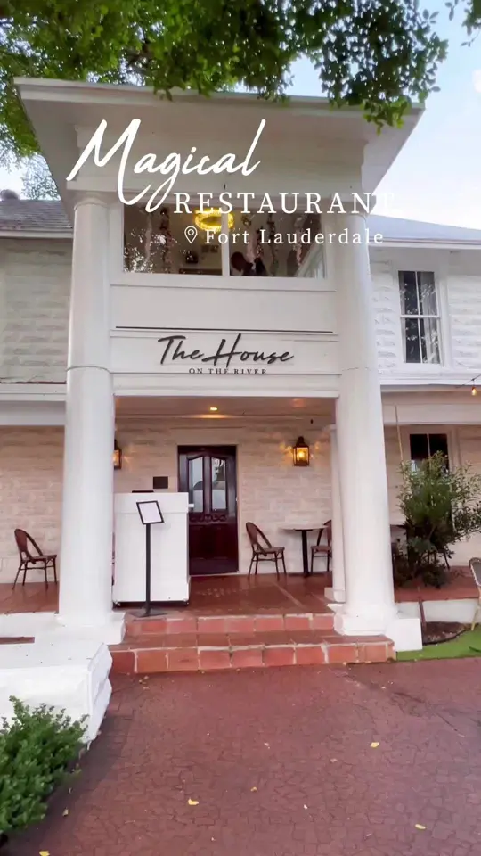  in Florida showing dinner, river view, historic home, cocktail, atmosphere, video by fashion.eat.travel on TikTok
