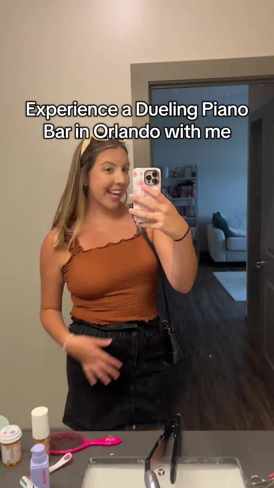 Howl at the Moon Orlando in Orlando showing live music, dueling piano bar, video by stephintothemagic on TikTok
