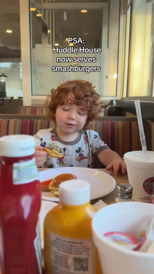 Huddle House in Douglas showing food, huddleburger® smash deluxe, mega bacon smash deluxe, breakfast smash, video by theoharastravel on TikTok