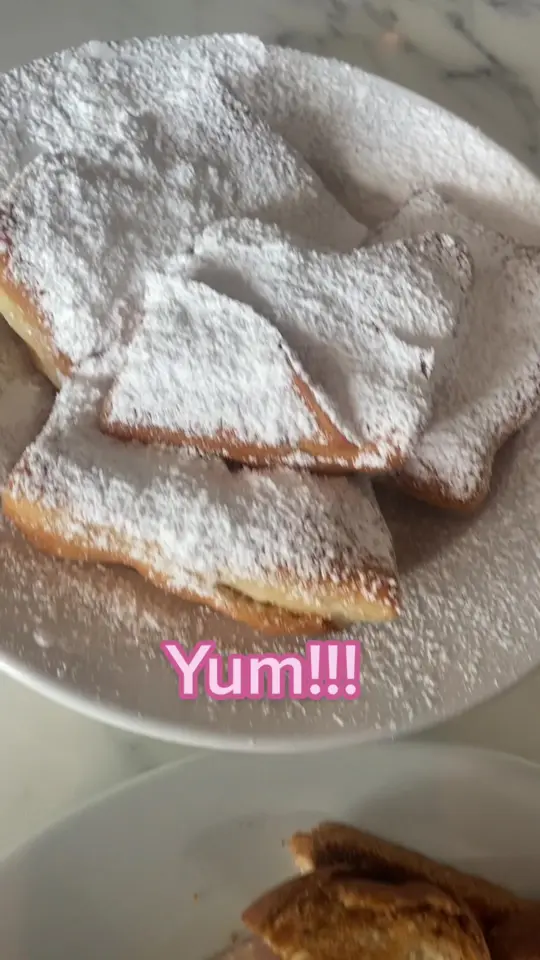 Huey's in Savannah showing breakfast, beignets, video by schmittzie on TikTok