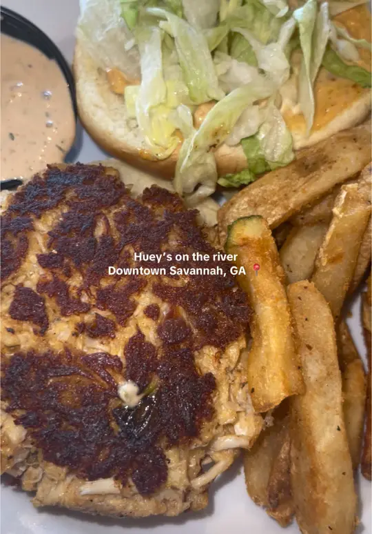 Huey's in Savannah showing food, meal, video by kayyyjonelle on TikTok