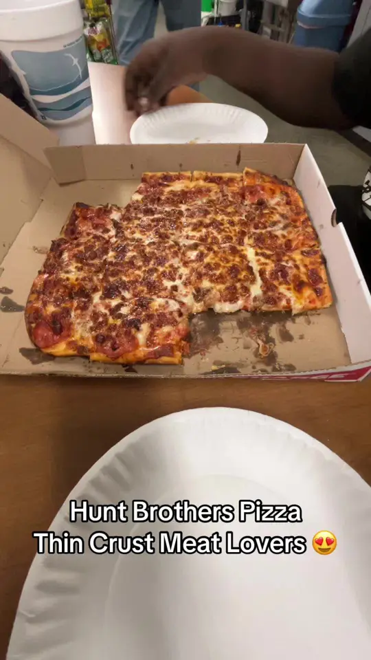 Hunt Brothers Pizza in Fort White showing pizza, hunt brothers pizza, video by ethhannnt on TikTok