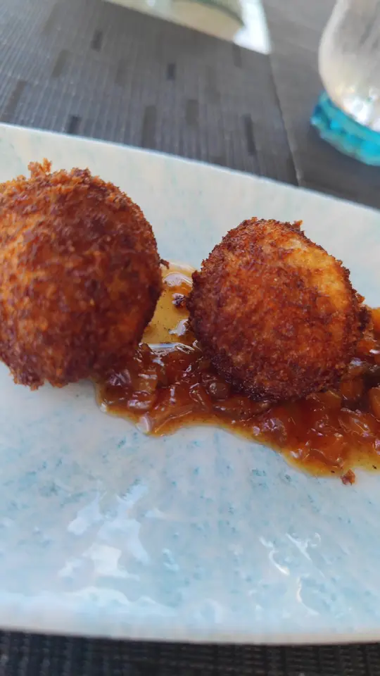 Hurricane Hole in Key West showing restaurant, burger, video by shysharjoseph on TikTok