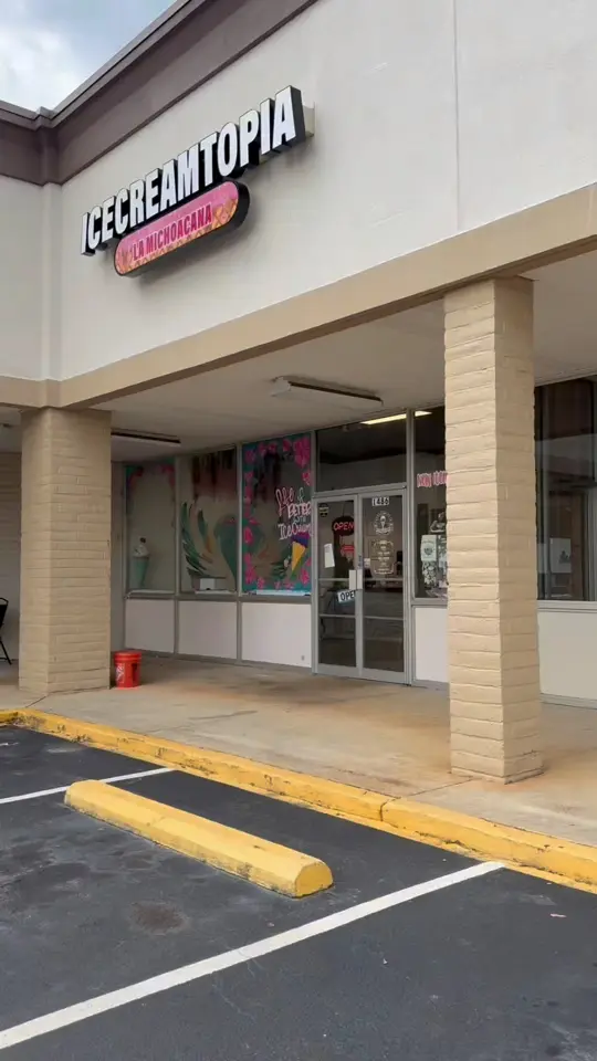 Ice Cream & Tacos in Toccoa showing ice cream, mangonadas, elote, paletas, visit, review, video by Chelsey LeeAnna Burns on Facebook