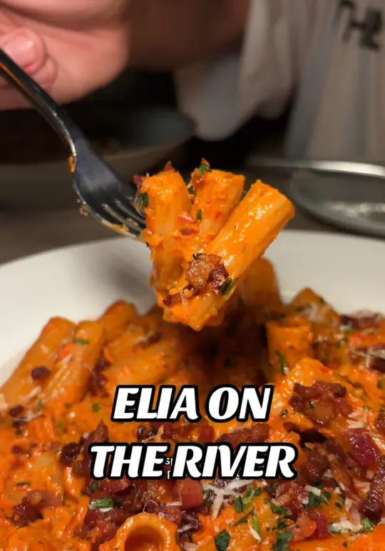  in Florida showing pasta, spicy rigatoni, review, visit, video by maxeatsss on TikTok