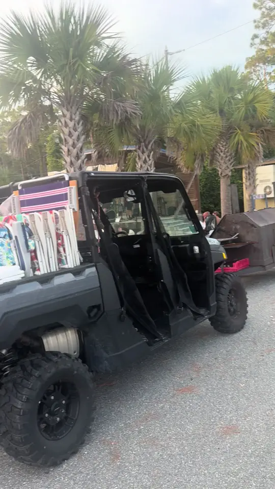 Indian Pass Raw Bar in Port St. Joe showing visit, atmosphere, history, video by kaliemowens on TikTok
