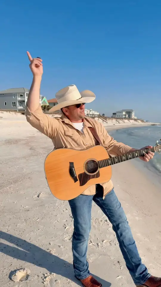 Indian Pass Raw Bar in Port St. Joe showing live music, atmosphere, visit, video by Bryan Dinkins Music on Facebook