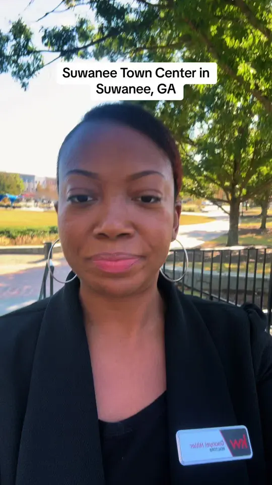 Ippolito's in Suwanee showing visit, atmosphere, video by corporate_cutie82 on TikTok