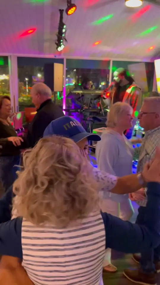 Island House Bar And Grill in Bonita Springs showing atmosphere, vibes, video by Island House Restaurant & Bar - Bonita S on Facebook