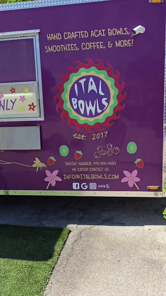 Ital Bowls in Stuart showing food, acia bowls, smoothies, video by chrissharpsurf on TikTok