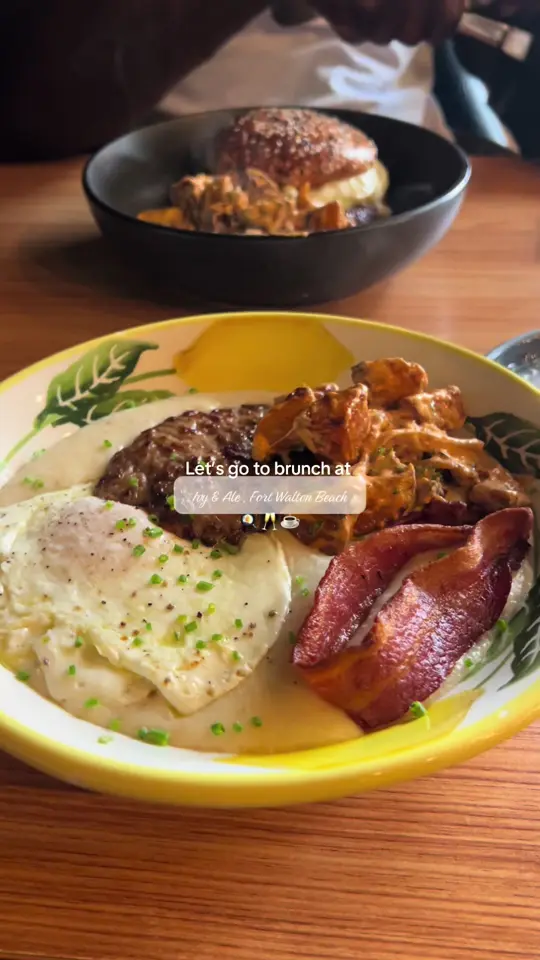 Ivy and Ale in Fort Walton Beach showing brunch, mimosas, atmosphere, visit, video by emeraldcoastellie on TikTok