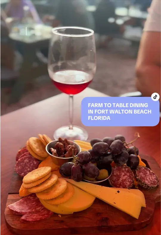 Ivy and Ale in Fort Walton Beach showing review, visit, atmosphere, live music, video by roaming_with_randi on TikTok