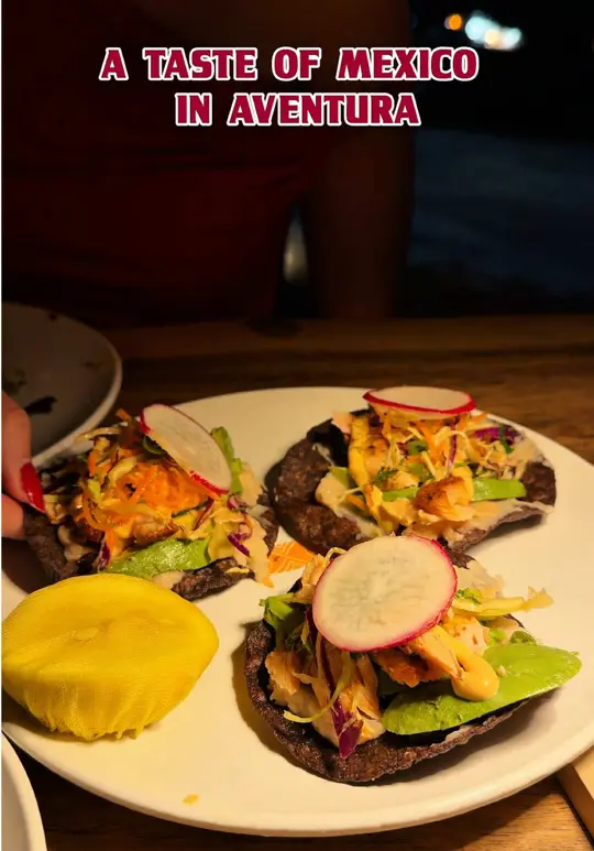 Jacinta de Mexico in Aventura showing restaurant visit, mexican food, fresh tortillas, drinks, video by mr.eats305 on TikTok