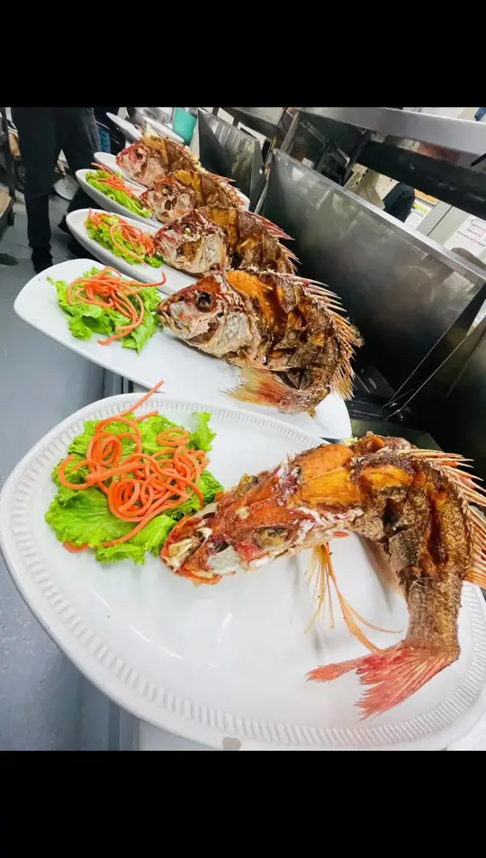 Jasmine Thai in Destin showing food, fresh food, fresh preparation, red snapper fried whole fish, 3 flavor sauce, video by Jasmine Thai Destin on Facebook