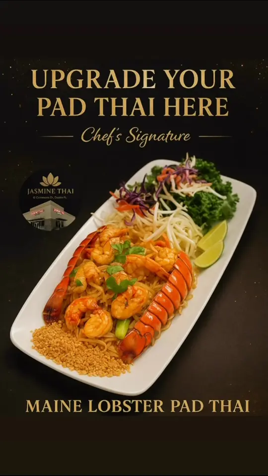 Jasmine Thai in Destin showing atmosphere, christmas ambiance, holiday season, video by Jasmine Thai Destin on Facebook