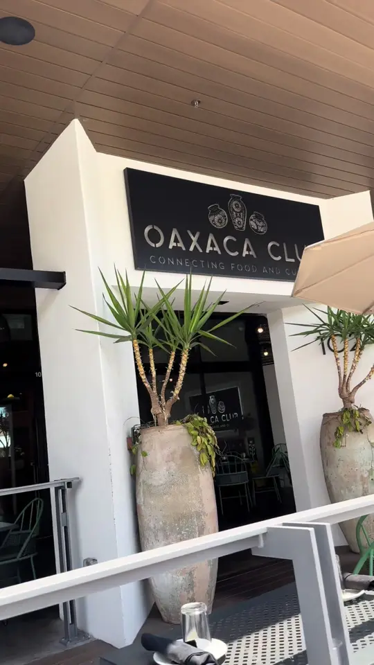  in Florida showing visit, restaurant, video by sonteekaior on TikTok