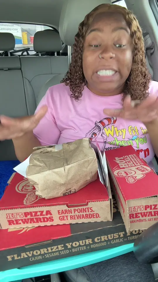 Jet's Pizza in Apopka showing pizza, video by unapologeticallyjae on TikTok