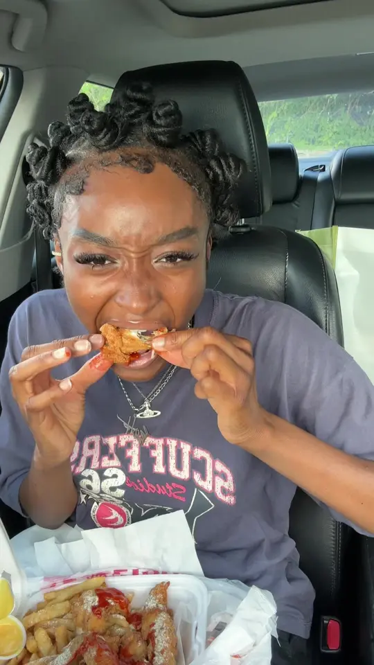 JJ fish and chicken in East Dublin showing food review, wings, chicken, video by iconikki on TikTok