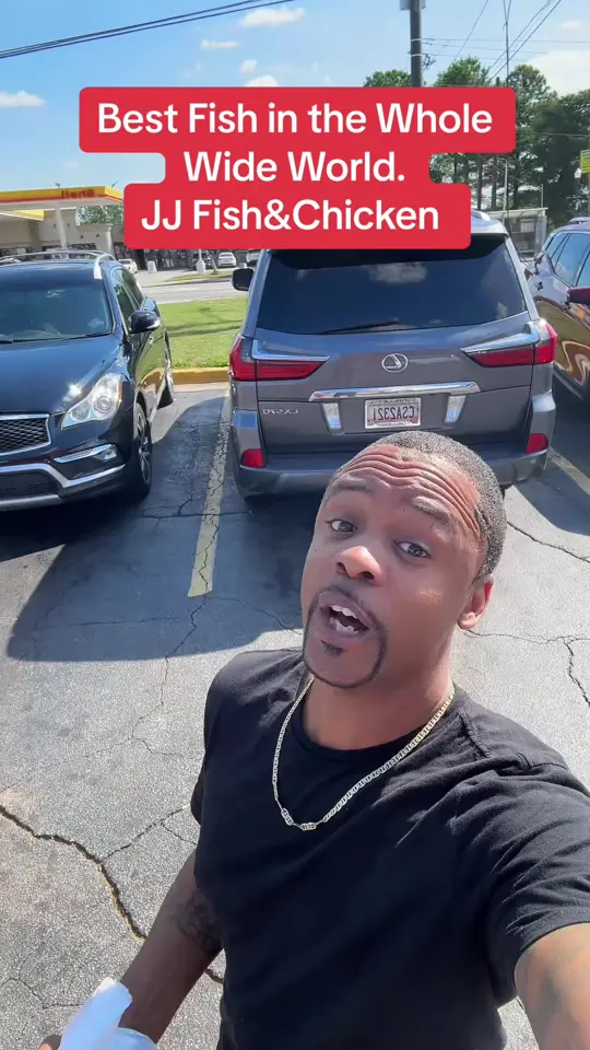 JJ Fish & Chicken in Decatur showing restaurant visit, fish and chicken, video by joshualevibrown1 on TikTok