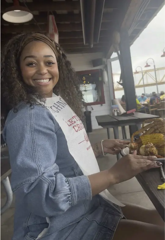 Joe's Crab Shack in Destin showing visit, seafood, video by scarispice_ on TikTok