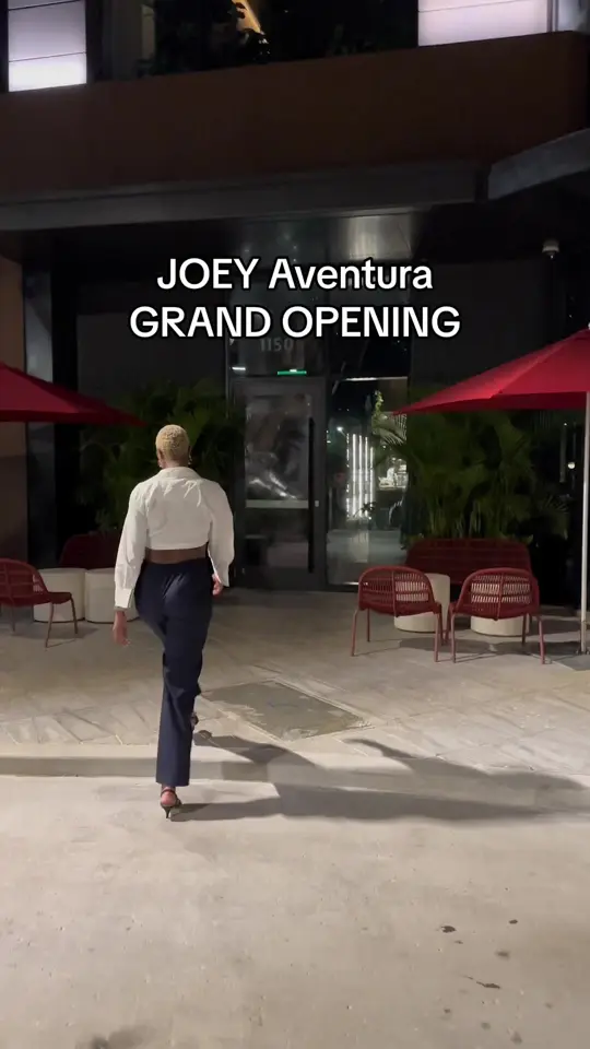 JOEY Aventura in Miami showing restaurant visit, cocktails, video by ashleycieraa on TikTok
