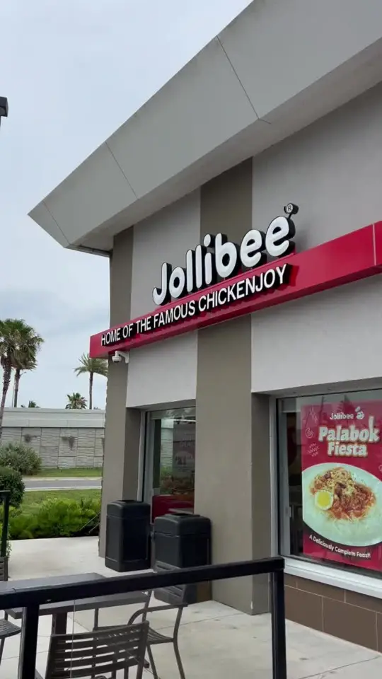 Jollibee on TikTok, video by eaternallyhappy