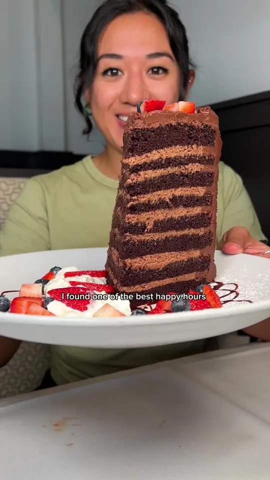 Josie's Ristorante in Boynton Beach showing happy hour, deal, video by explorewithgg on TikTok