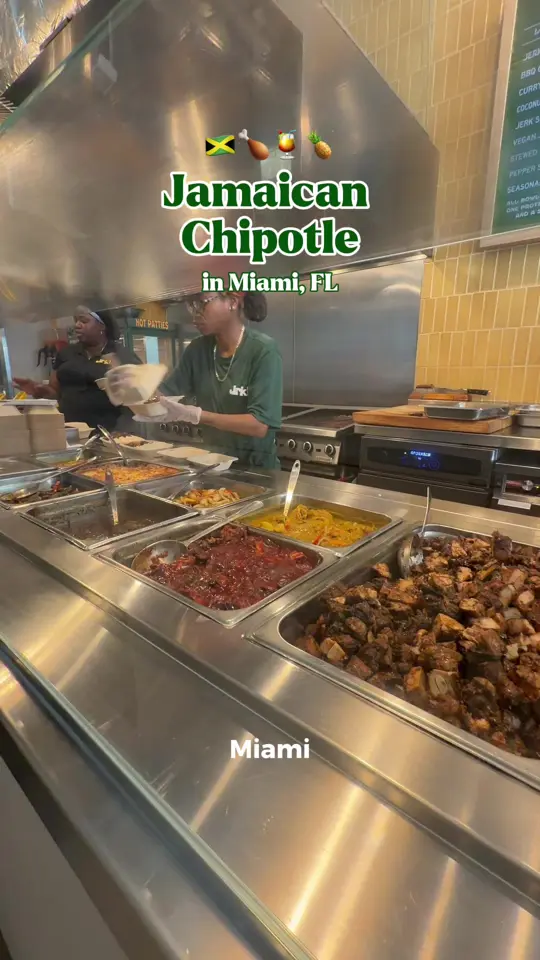 Jrk! in Aventura showing review, jerk chicken, cheesy jerk mac & cheese, pineapple rum cake, video by tagalongwithuss on TikTok