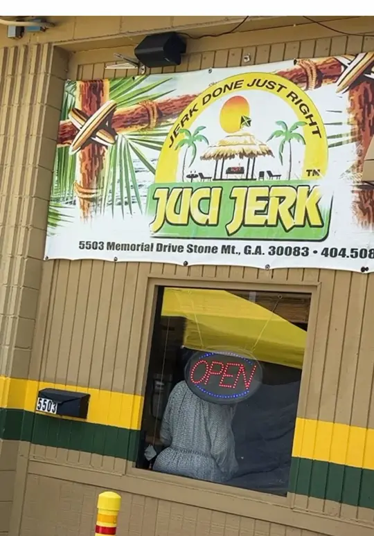 Juci Jerk in Stone Mountain showing ribs, jerk ribs, video by 6feetoffashion on TikTok