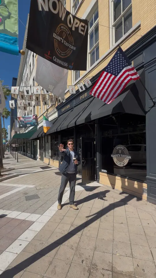 Keane's Tavern in Jacksonville showing grand opening, drinks, food, atmosphere, visit, video by Aristide Pinto on Facebook